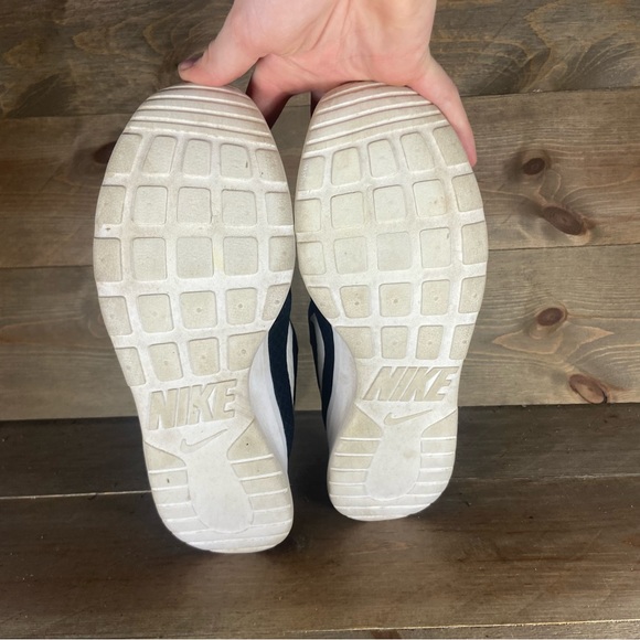 Nike tanjun Womens size 8.5 shoes black white athletic running sneakers - Picture 7 of 8